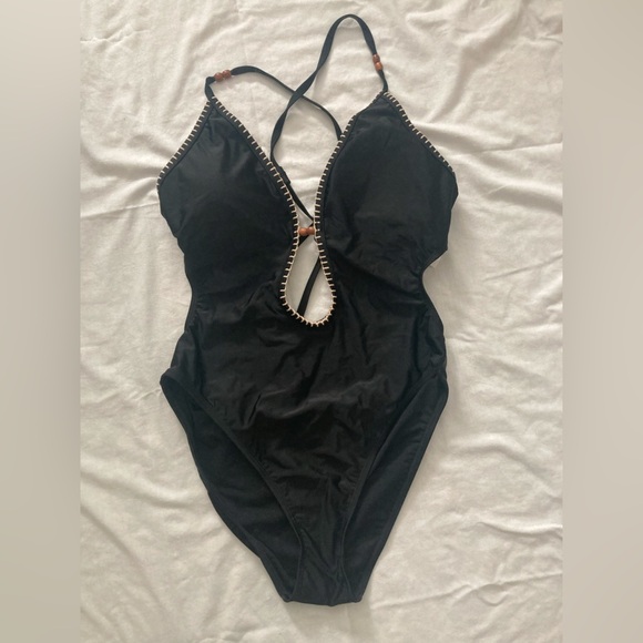 NWT Shade & Shore Plunge High Leg One Piece Swimsuit Size Large Black - Picture 3 of 8